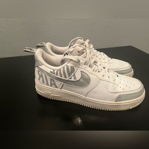 Nike Air Force 1 - Men’s 9